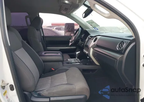 2017 Toyota Tundra Sr5 5.7L V8 z USA, uszkodzony, nr VIN 5TFDW5F11HX673198